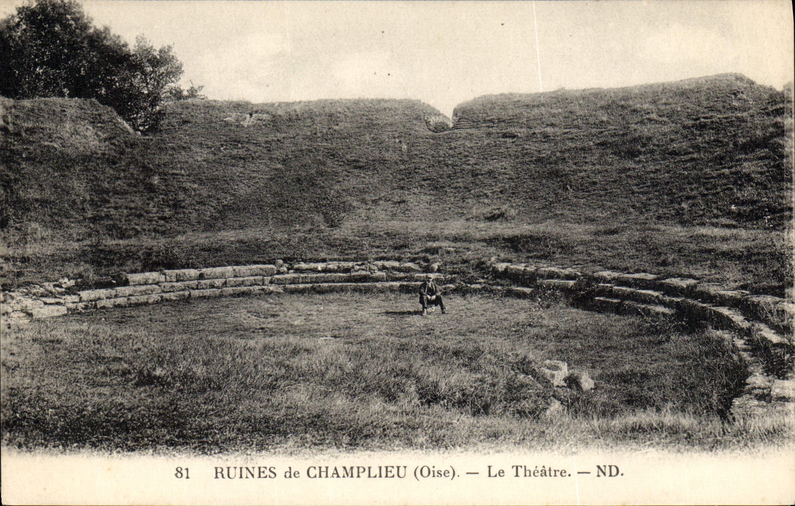 VINTAGE POSTCARD Ruins De Champlieu the Theater