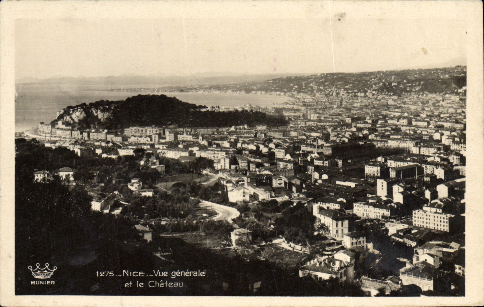 CPA Nice Vue Generale et le Chateau
