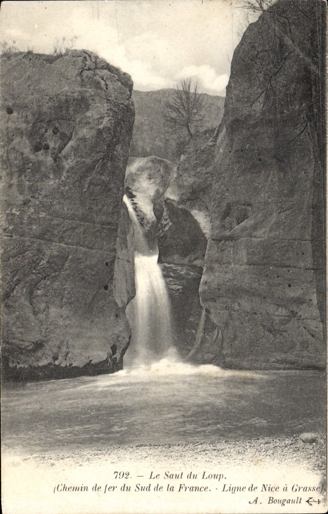 VINTAGE POSTCARD the Jump of the Wolf Line of Nice has Grasse