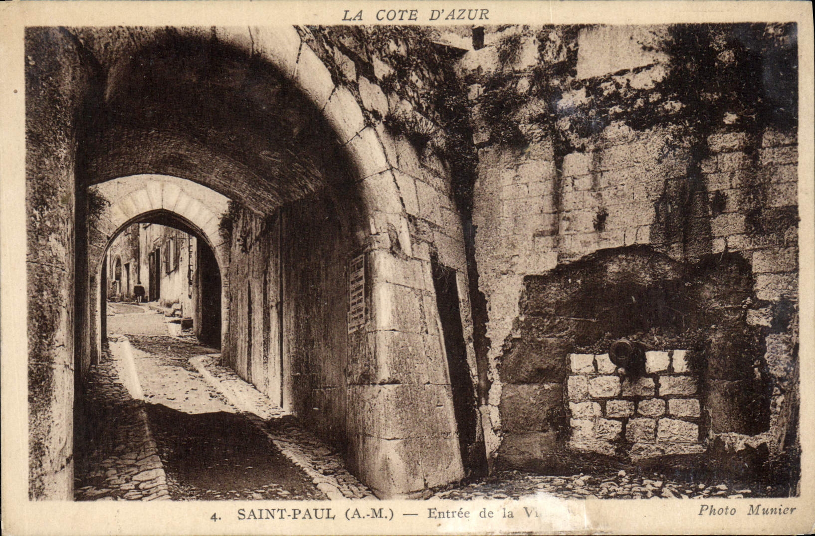 VINTAGE POSTCARD Saint Paul Entered of the Old man