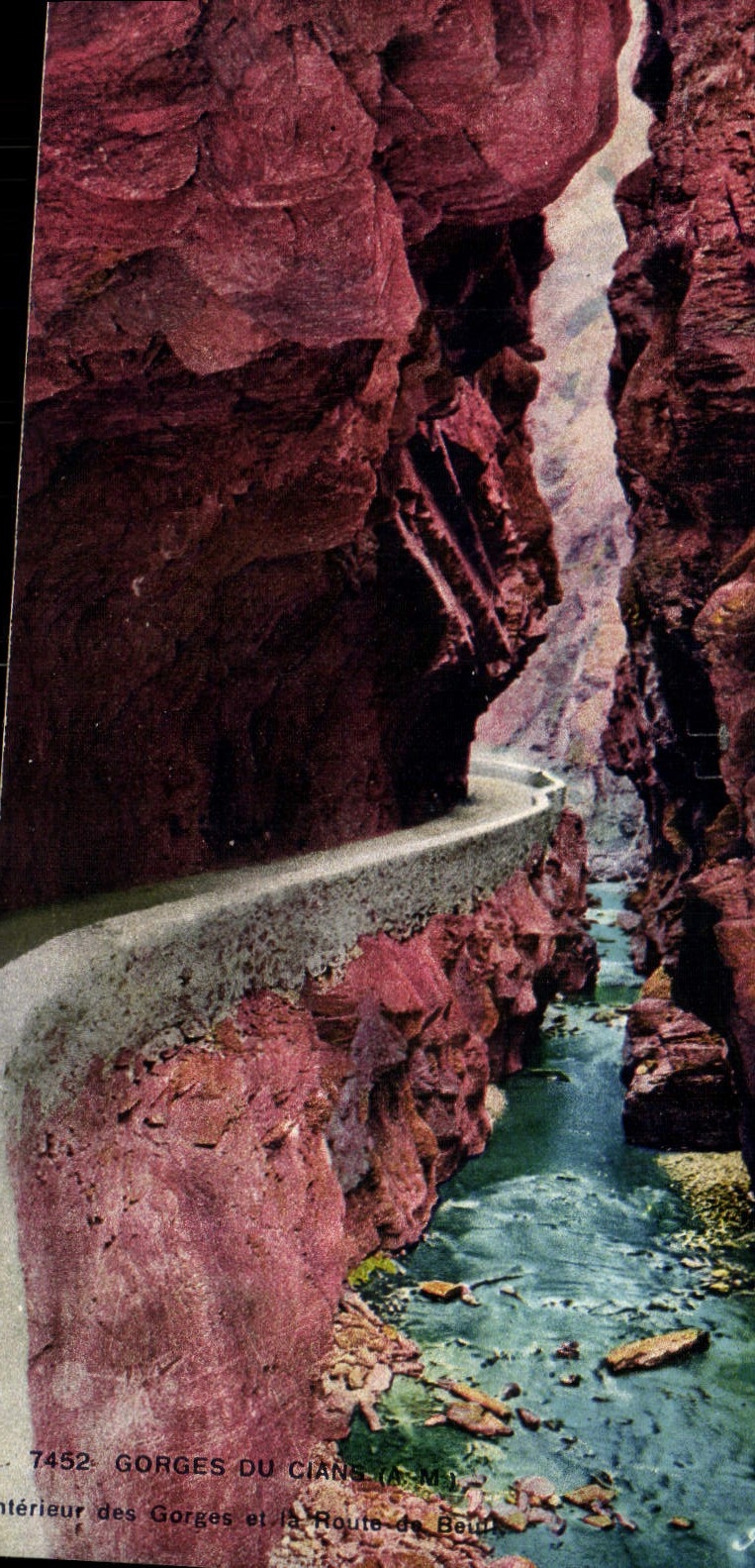 CPA Gorges Du Cian Interieur des gorges et la route de Beuil