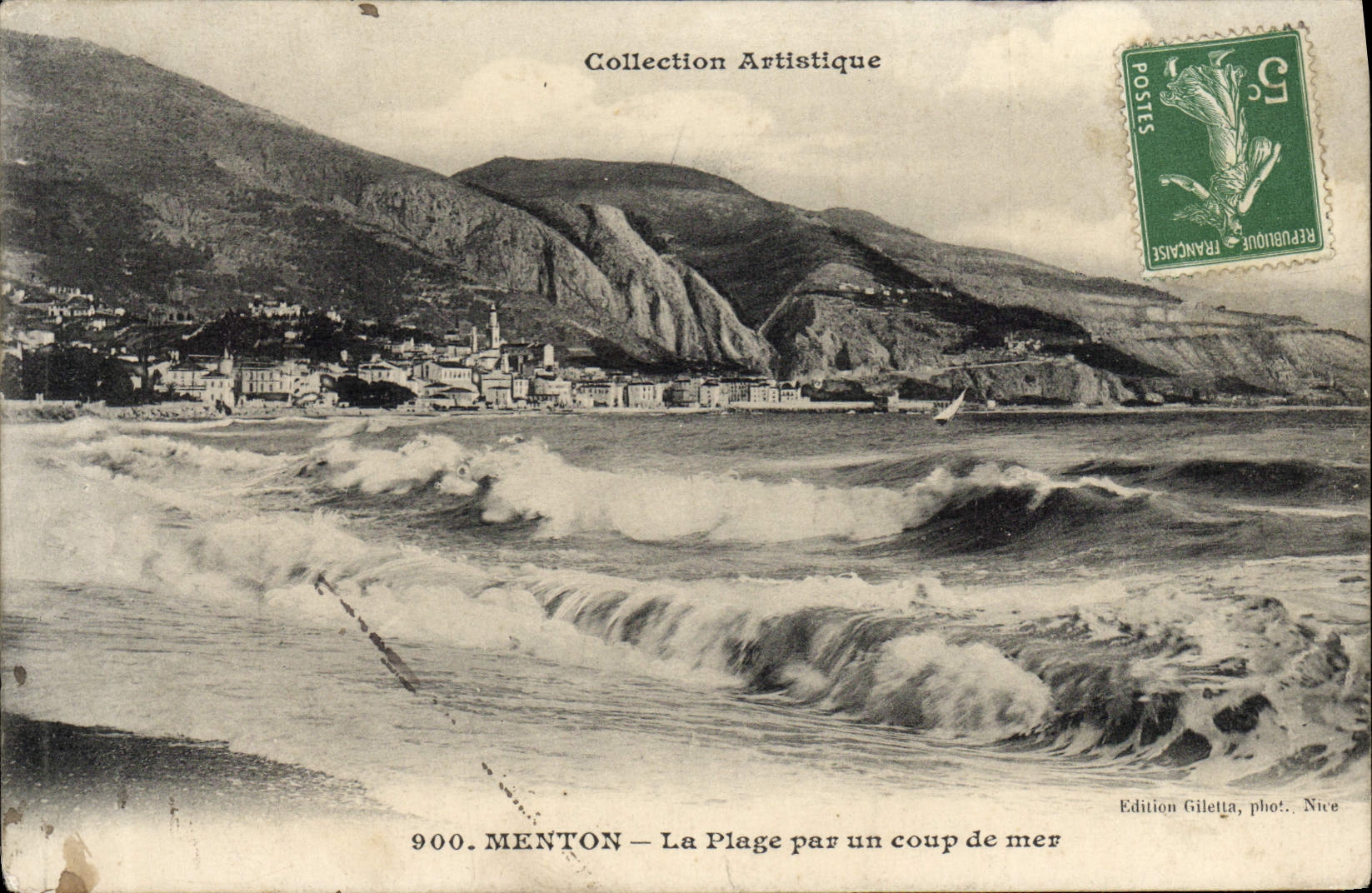 CPA Menton La Plage Par Un Coup De Mer