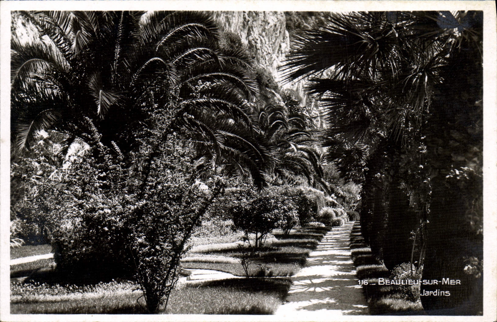 VINTAGE POSTCARD Beaulieu On Sea Gardens