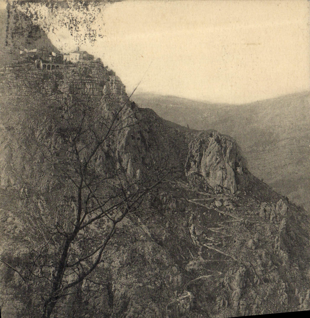VINTAGE POSTCARD the Jump Of the Gourdon Wolf And the Way Of the Paradise