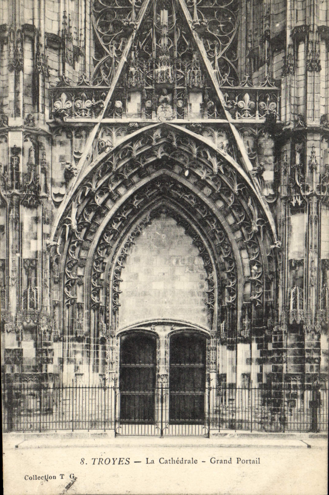VINTAGE POSTCARD Troyes the Cathedral Large Gate