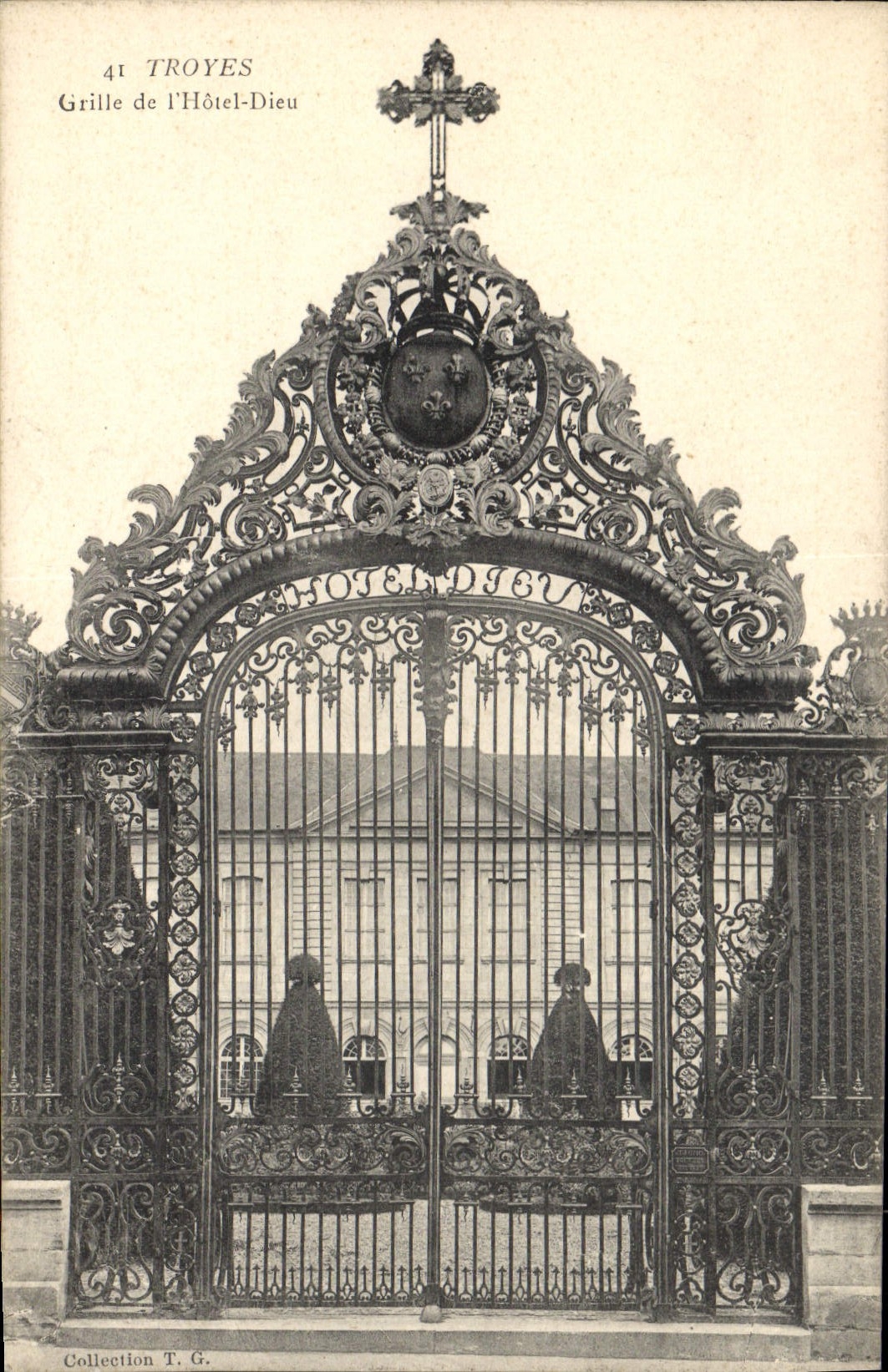 CPA Troyes Grille De I'Hotel Dieu
