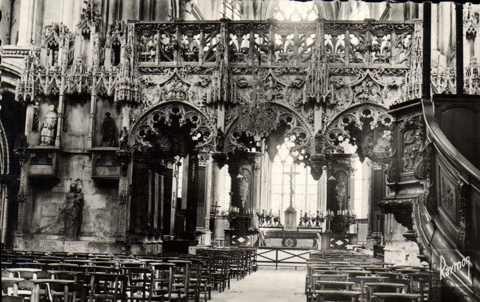 CPM Troyes Eglise Sainte Madeleine Jube gothique