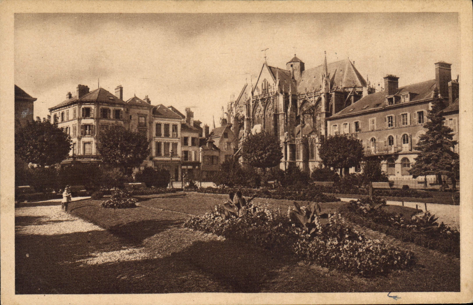 VINTAGE POSTCARD Troyes Church Urbain Saint And Jardin Of the Prefecture