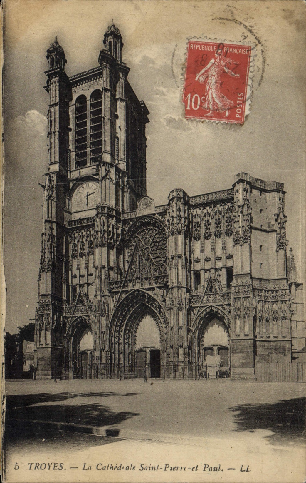 CPA Troyes La Cathedrale Saint Pierre et Paul