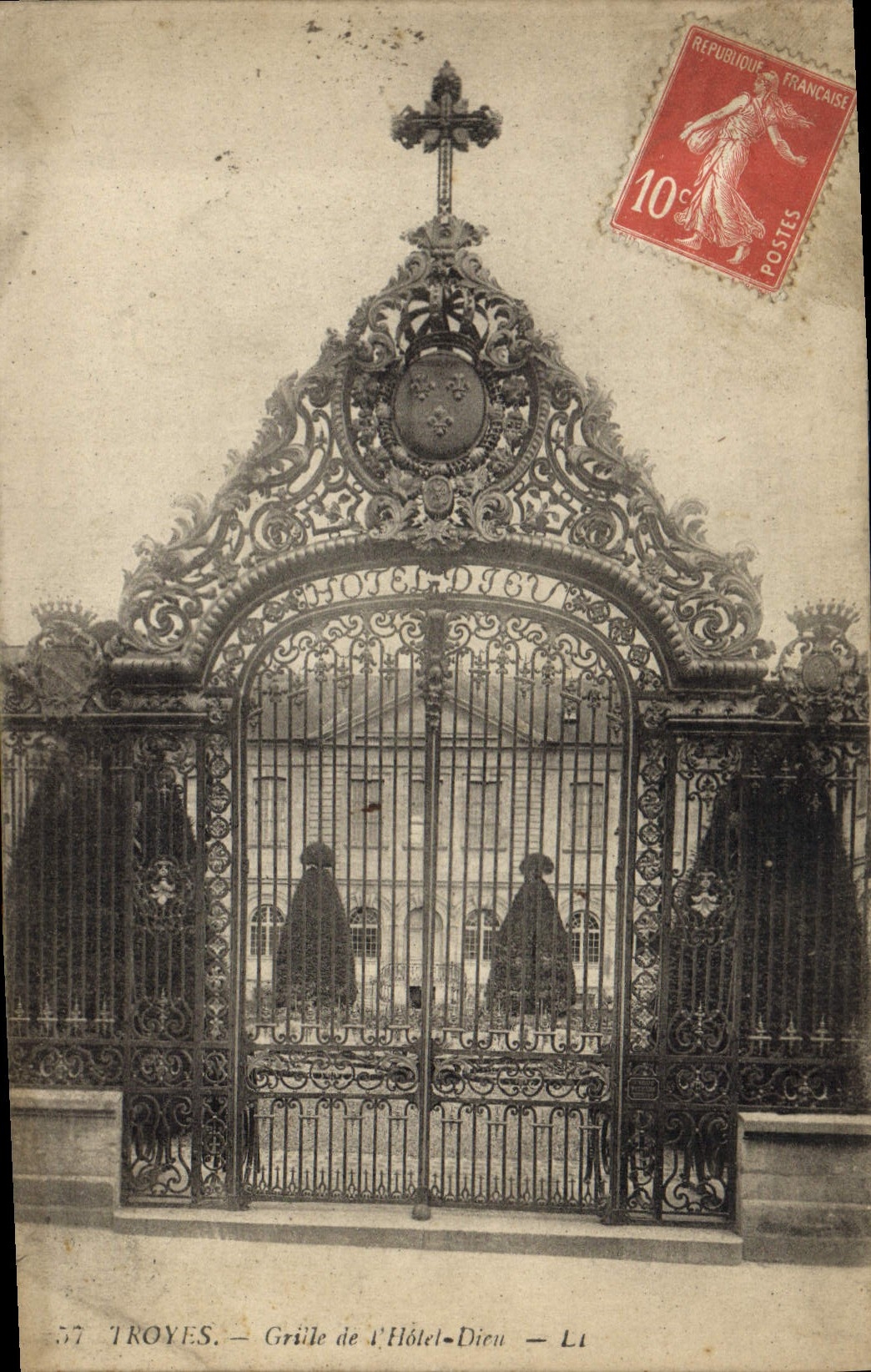 CPA Troyes Grille De I'Hotel Dieu