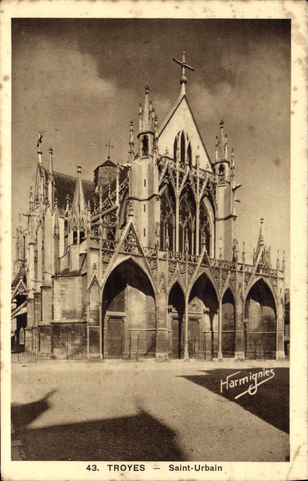 VINTAGE POSTCARD Holy Troyes Urbain