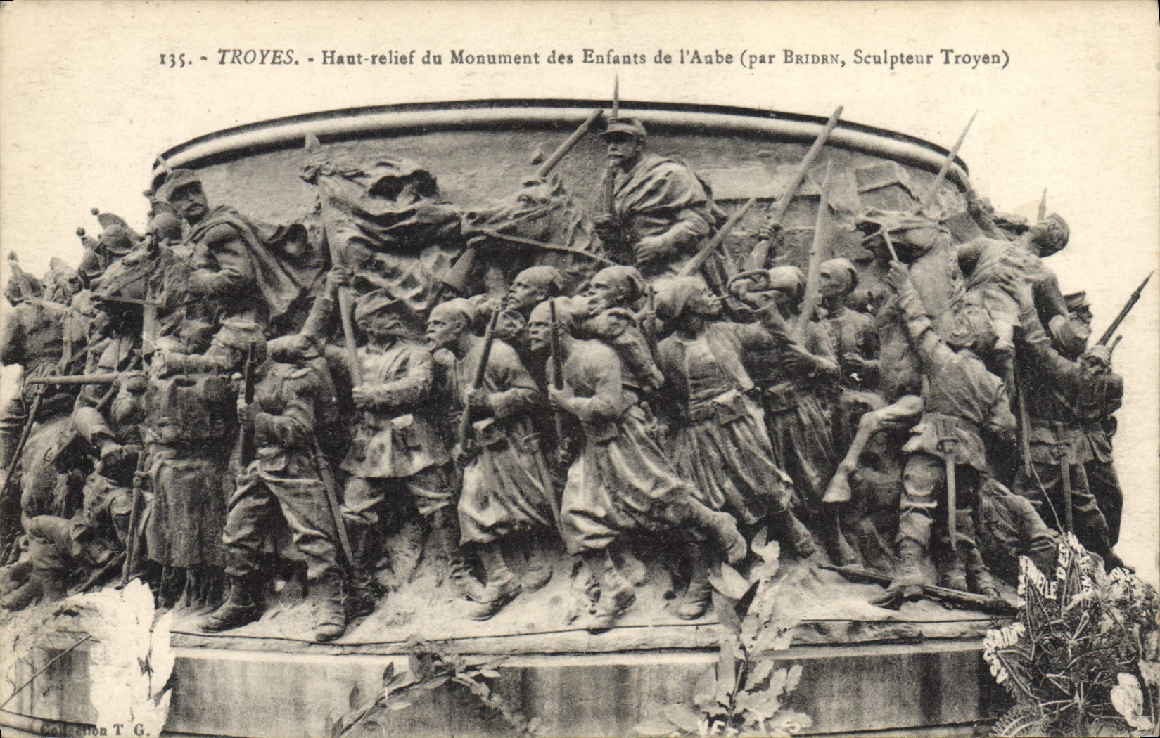 CPA Troyes Haut Relief Du Monument Des Enfants de l'Aube