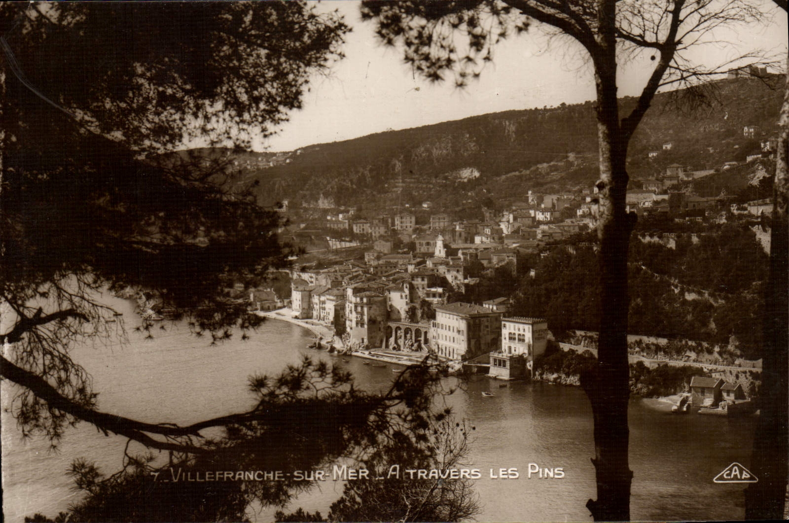 CPA Villefranche Sur Mer A Travers Les Pins