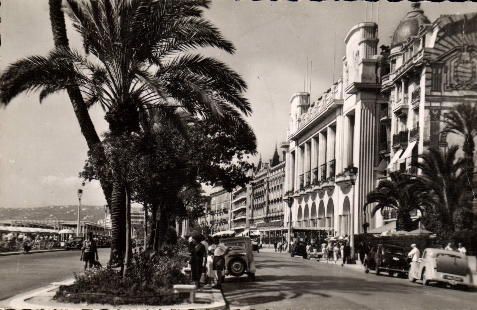 CPM Nice La Promenade Des Anglais Palais De La Mediterranee
