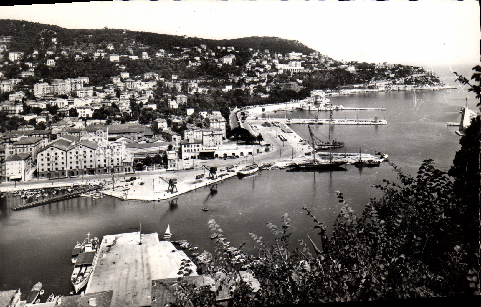 POSTAL MODERNA Niza entrada del puerto y del montaje del boro