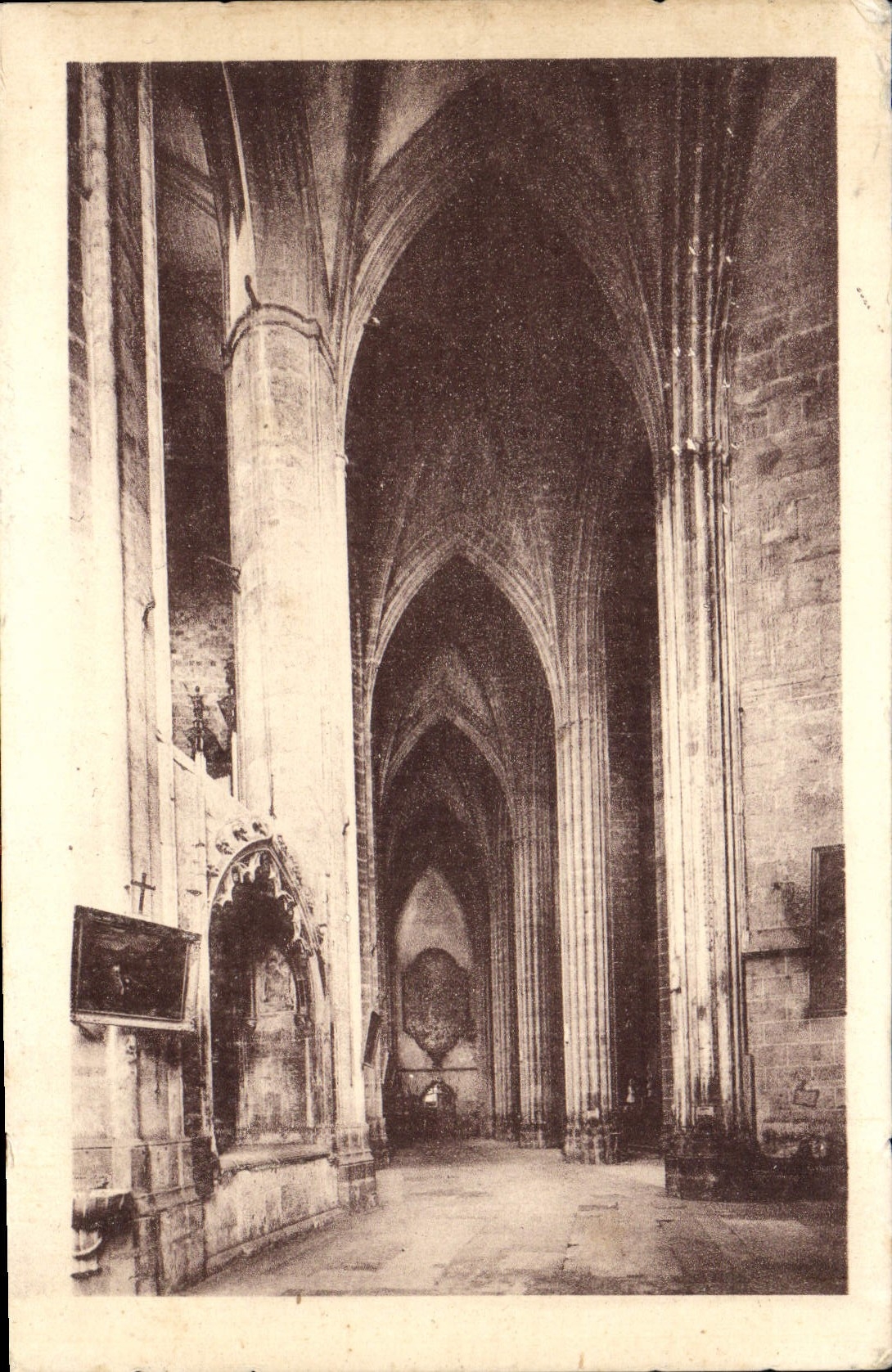 Cámaras acorazadas notables del St de la catedral de Narbonne de la POSTAL de la VENDIMIA apenas