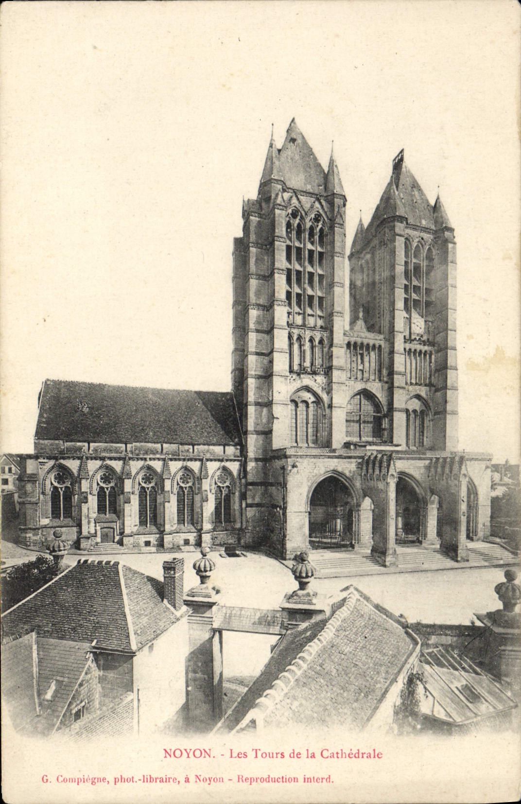 CPA Noyon Les Tours De La Cathedrale
