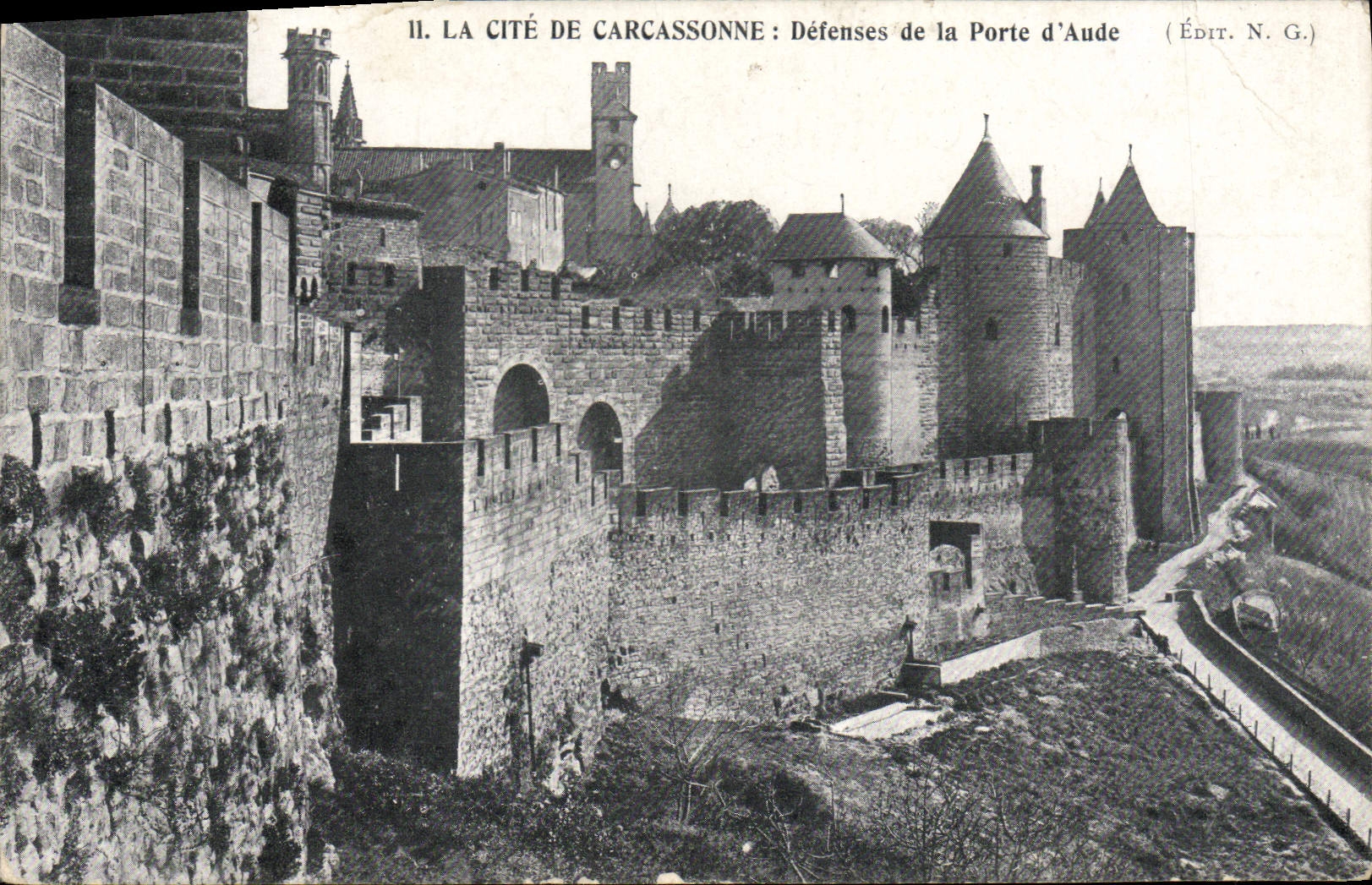 CPA Cite De Carcassonne Defenses De La Porte D'Aude