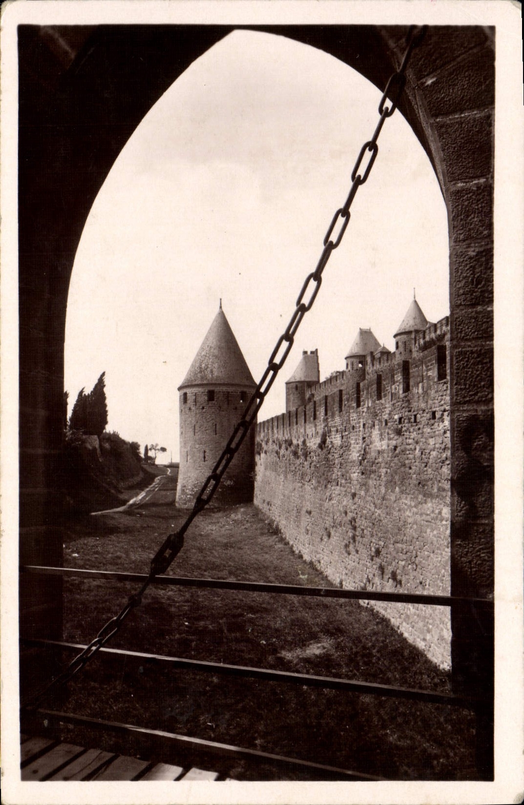 CPA Cite De Carcassonne La Cite Les Fosses Vue Du Pont Levis