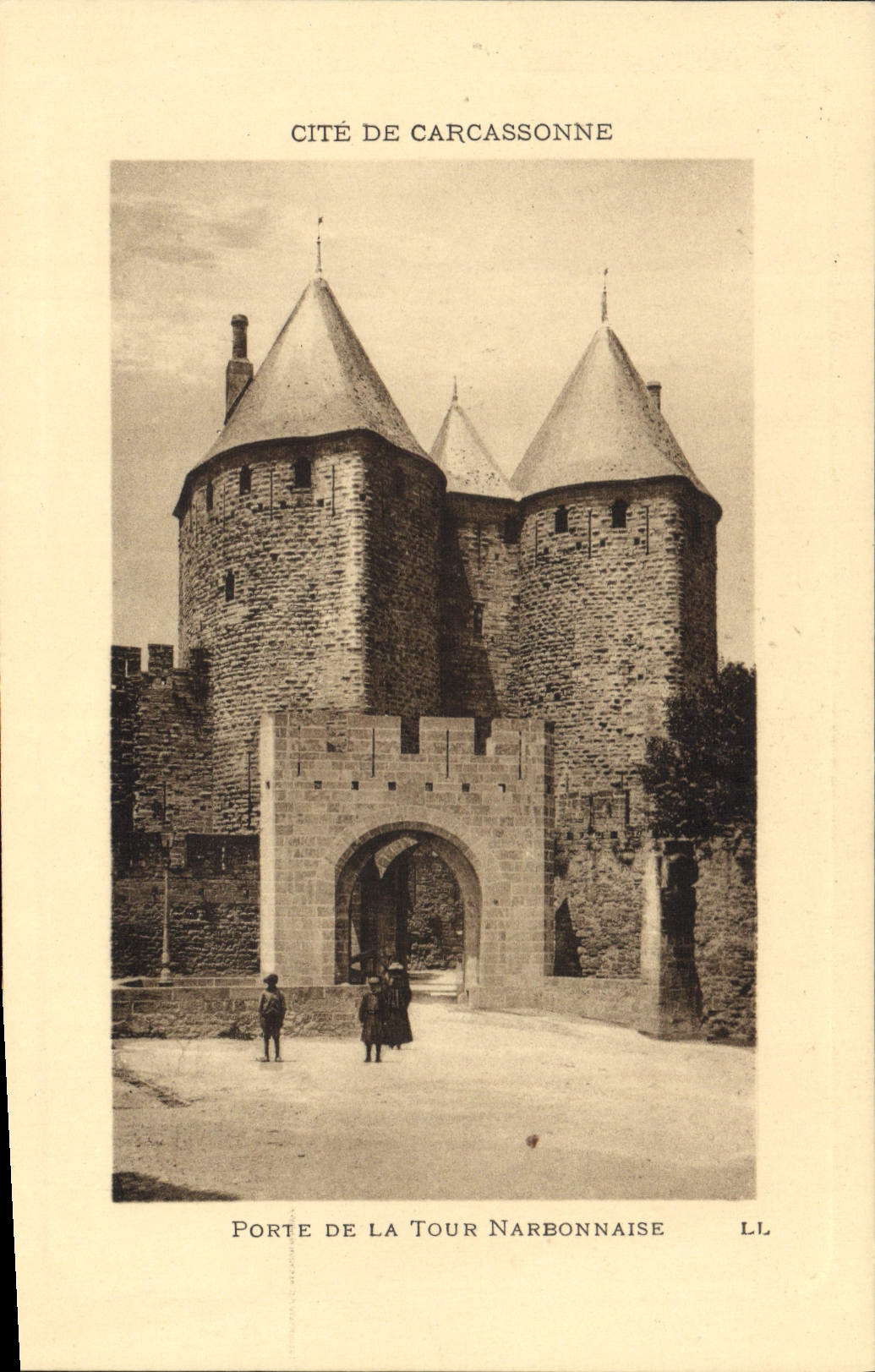 CPA Cite De Carcassonne Porte De La Tour Narbonnaise