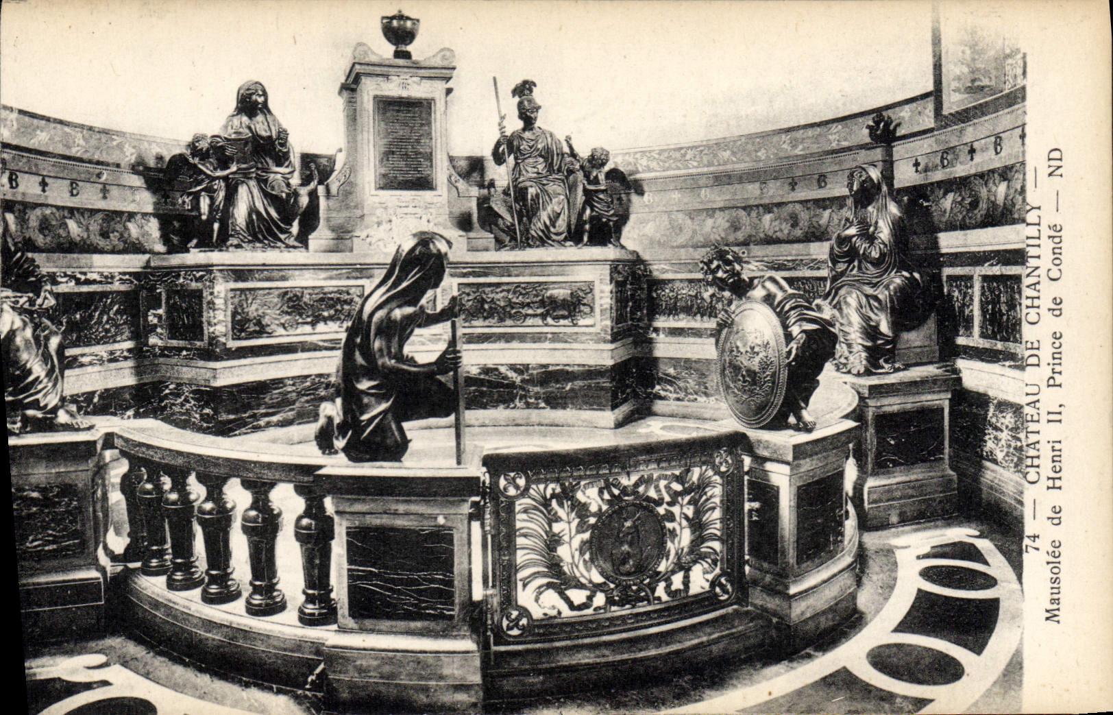 Castillo de la POSTAL de la VENDIMIA del mausoleo de Chantilly de príncipe de Conde de Enrique II