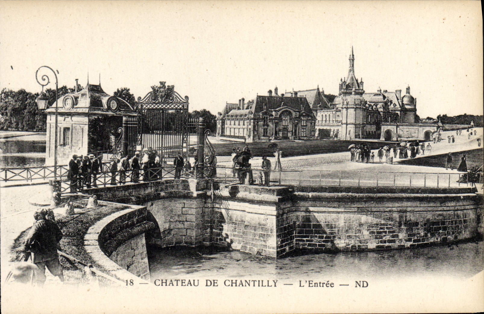CPA Chateau De Chantilly L'Entree