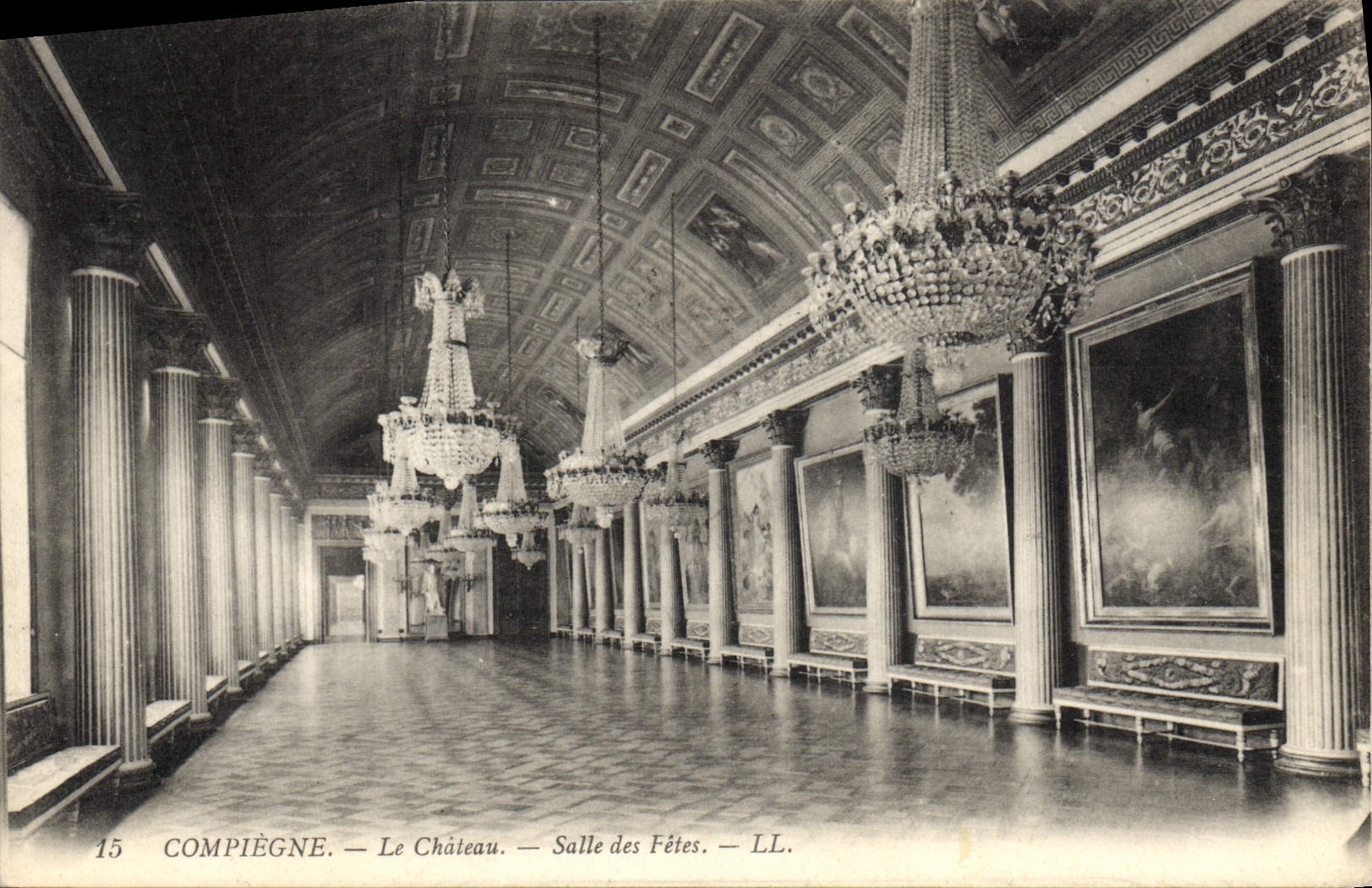 POSTAL Compiegne de la VENDIMIA el pasillo de la aldea del castillo