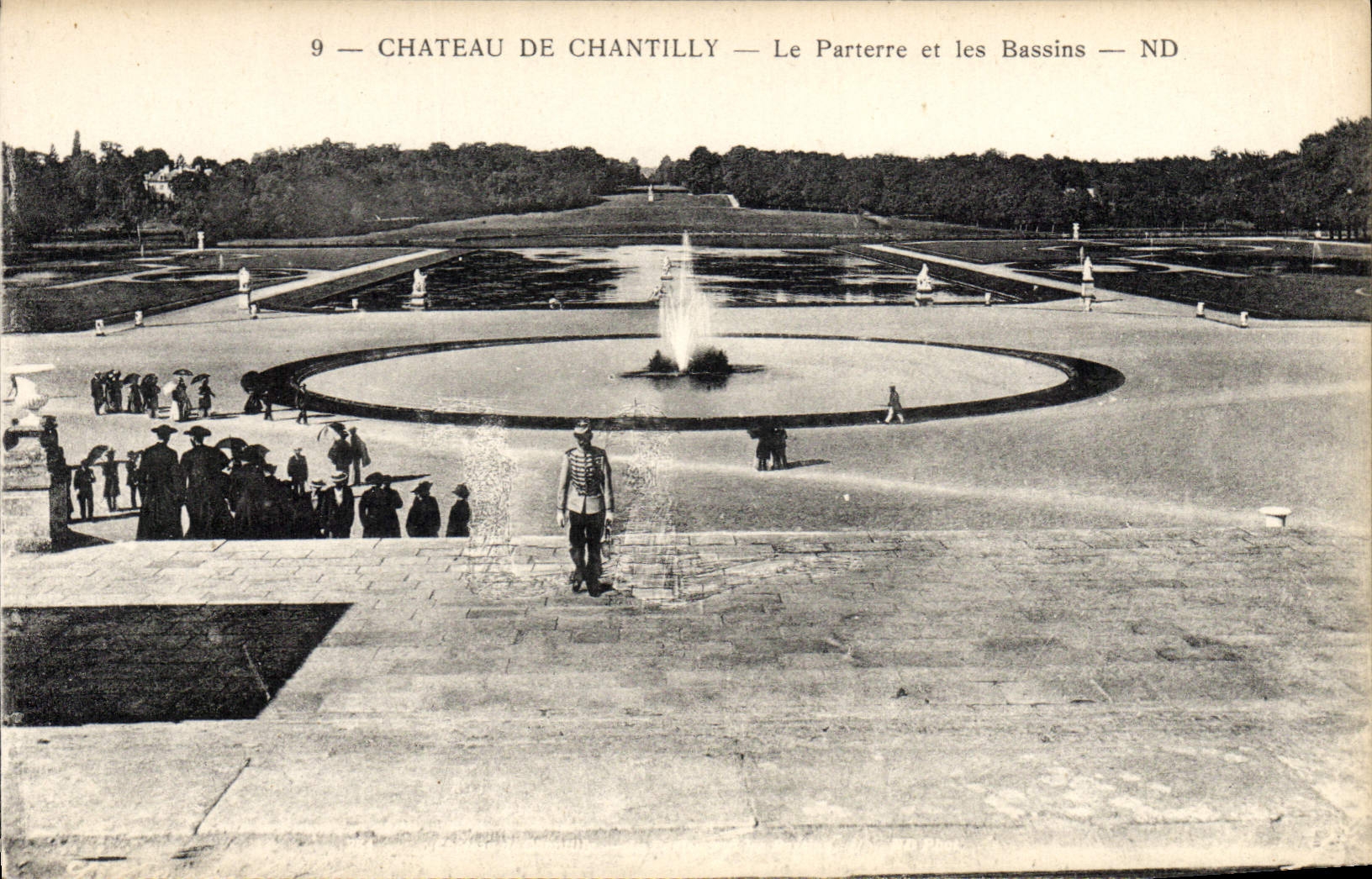 Castillo de la POSTAL de la VENDIMIA de Chantilly el piso y los lavabos