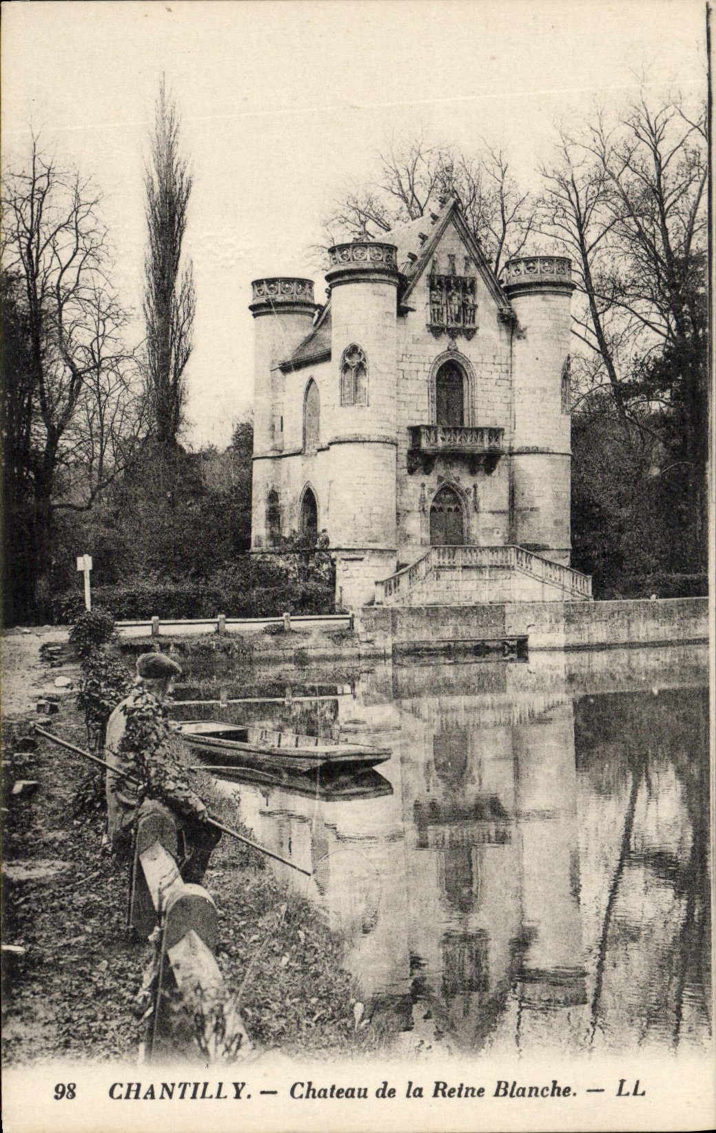 El castillo de Chantilly de la POSTAL de la VENDIMIA de la reina del blanco pesca sinning