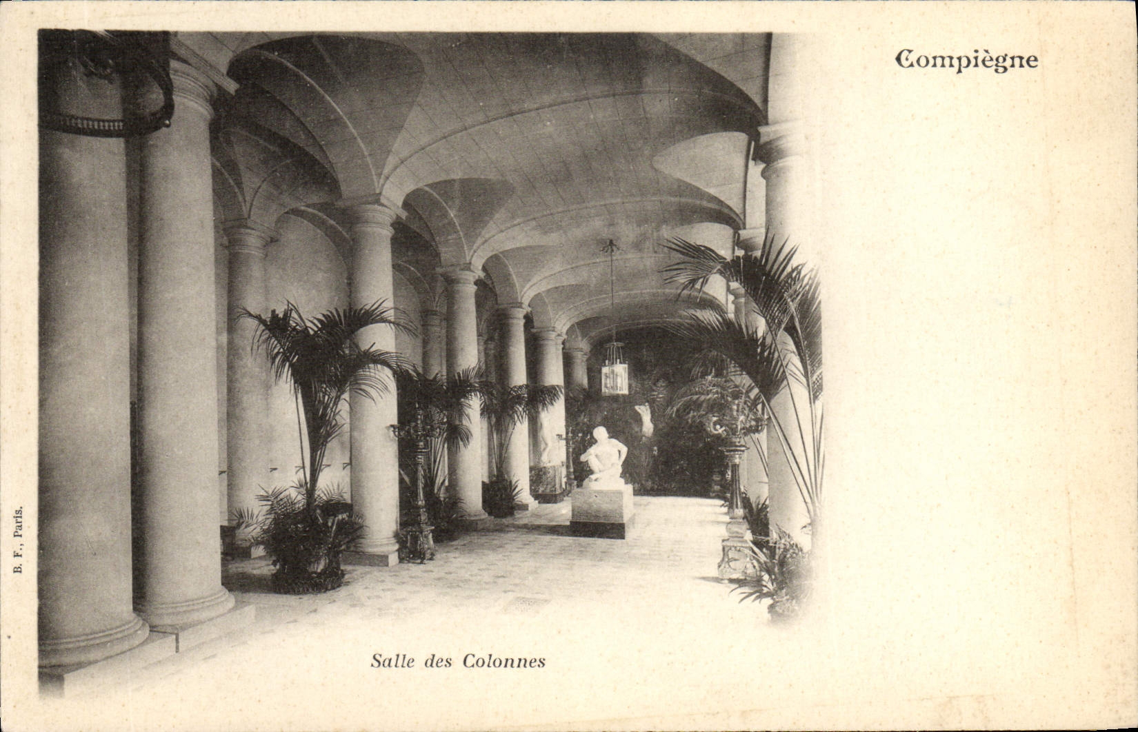 Sitio de Compiegne de la POSTAL de la VENDIMIA de las columnas