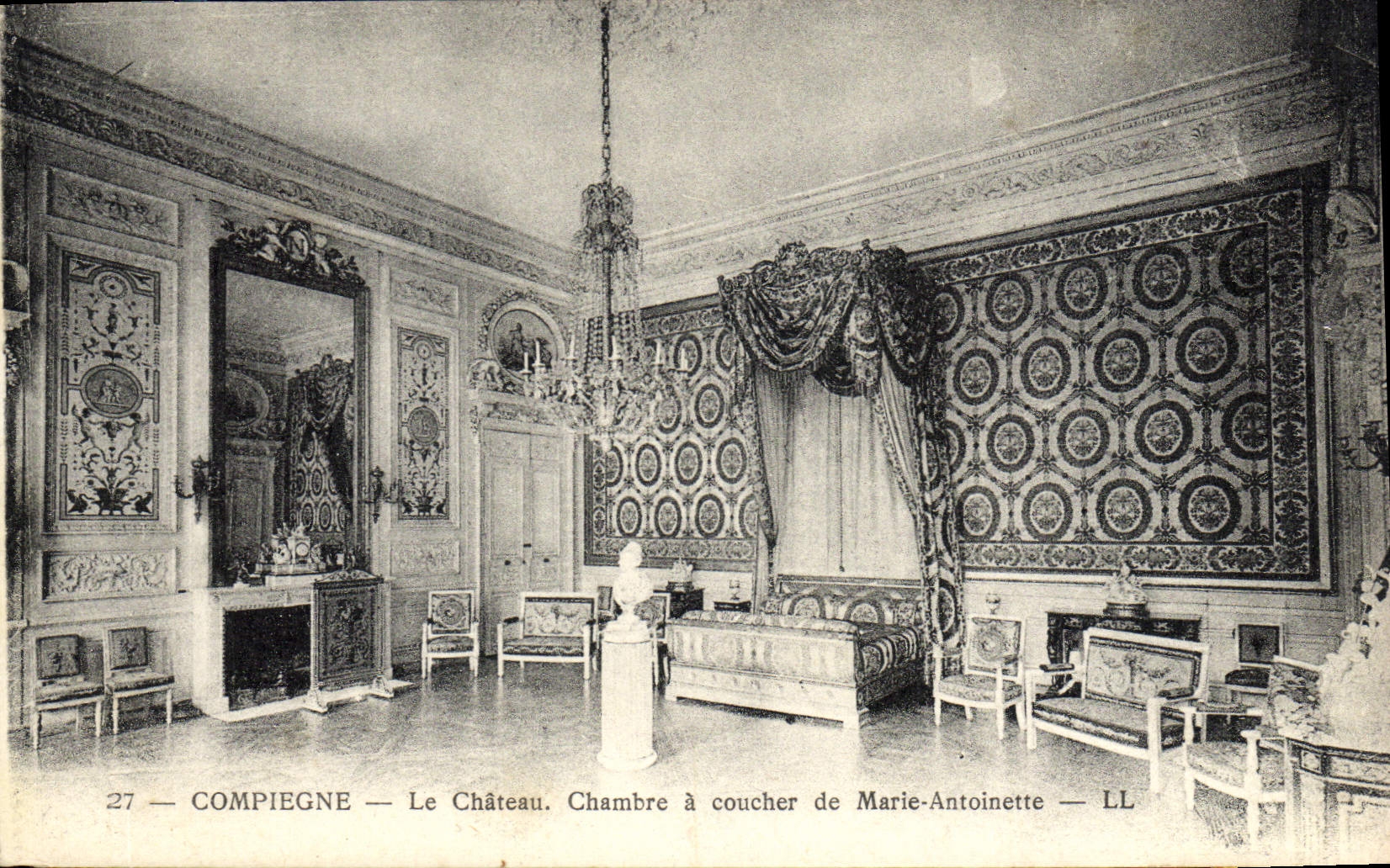 CPA Compiegne Le Chateau Chambre A Coucher De Marie Antoinette