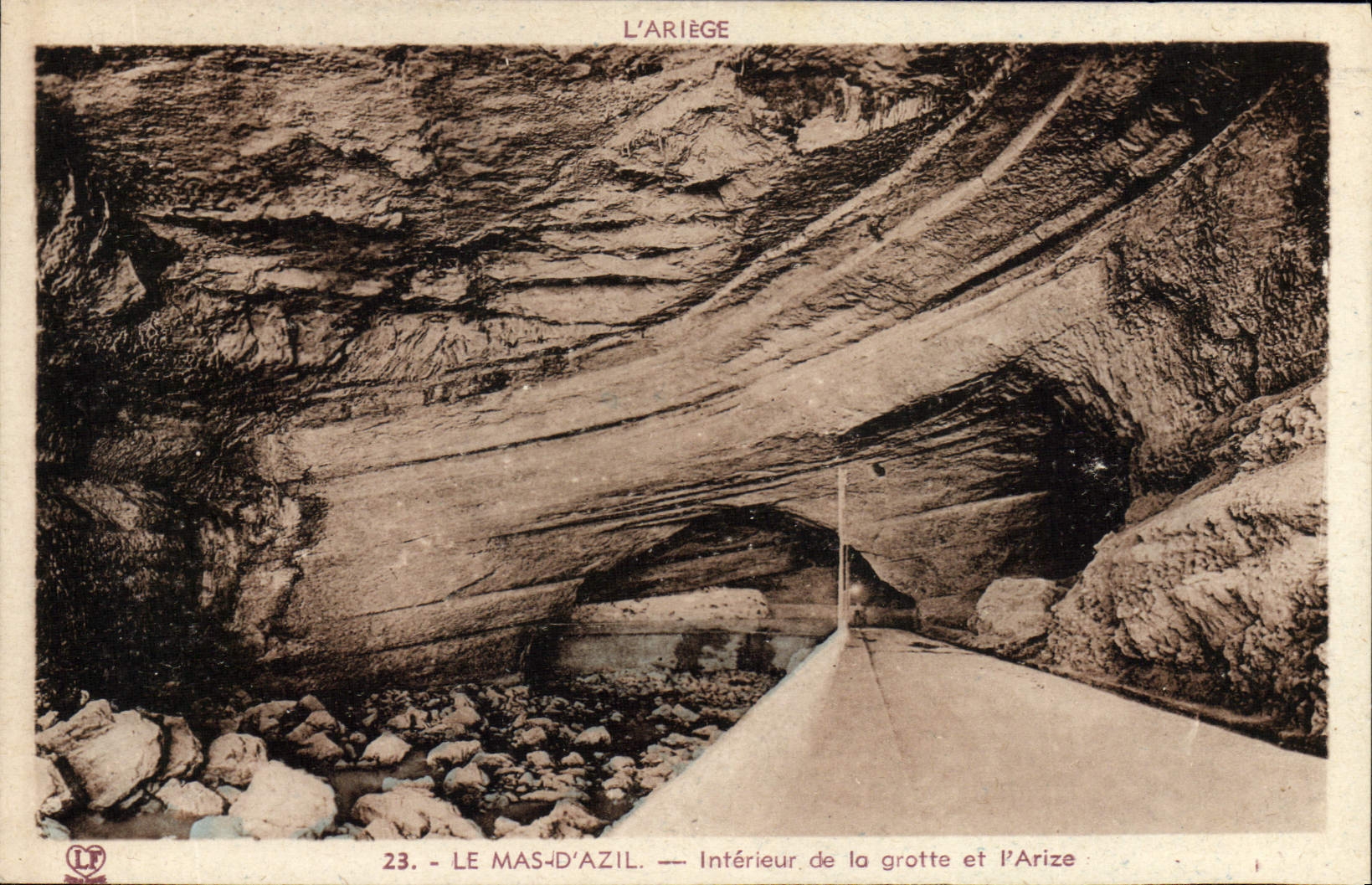VINTAGE POSTCARD the Farmhouse D' Interior Azil Of the Cave and Arize