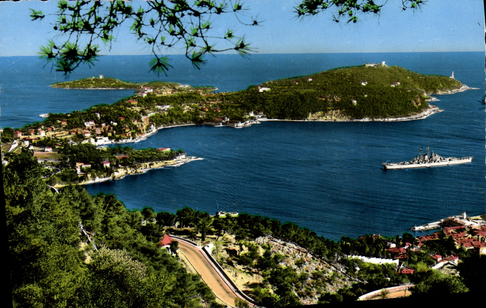 CPM Villefranche Vue Sur La Baie Et Le Cap Ferrat Bateau