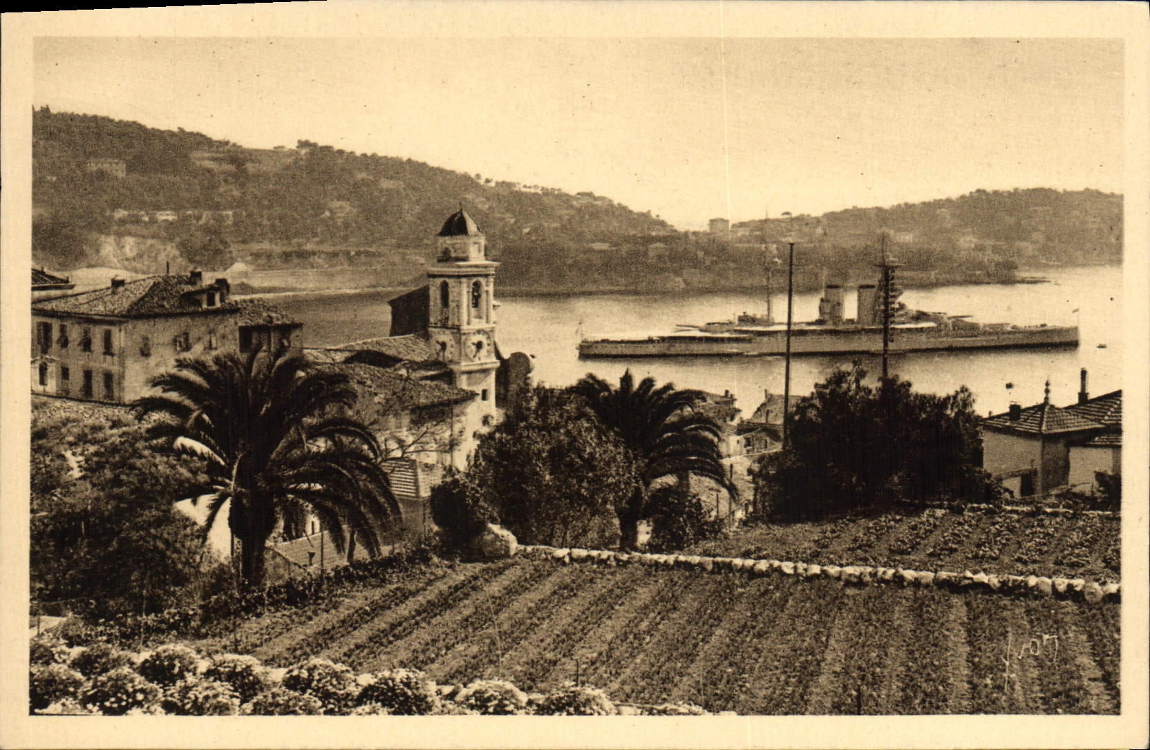 CPA Villefranche Bateau De Guerre En Rade