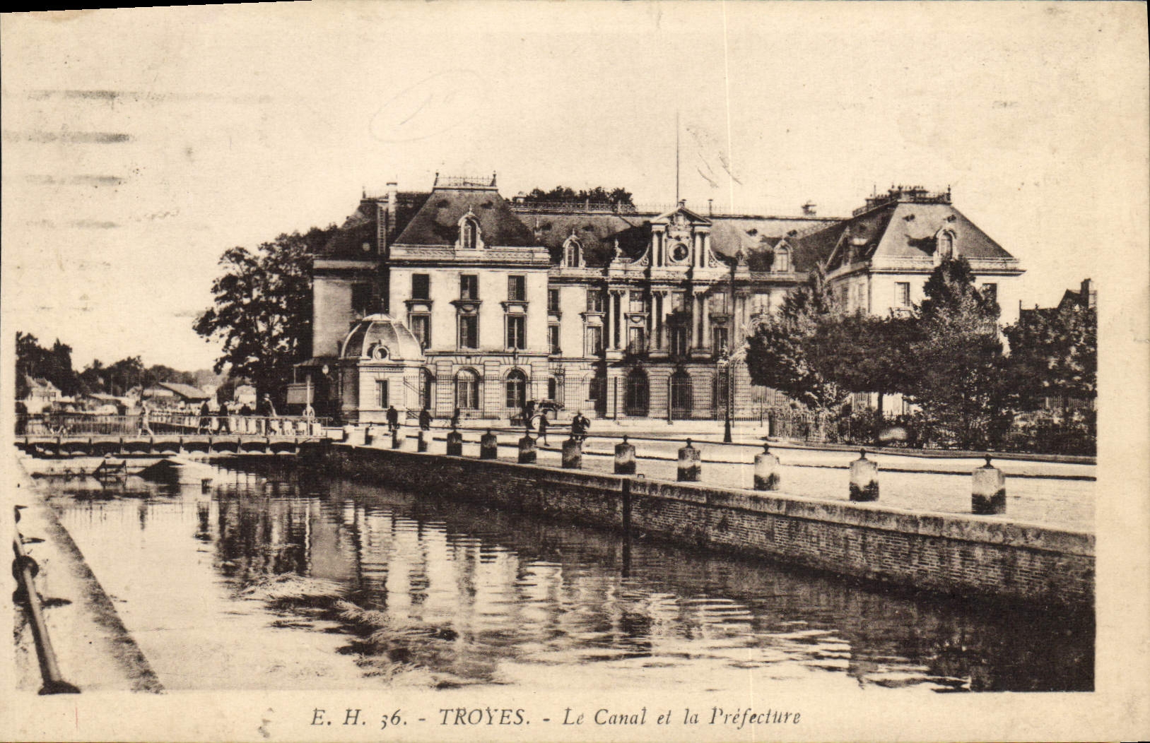 VINTAGE POSTCARD Troyes the Canal And Prefecture
