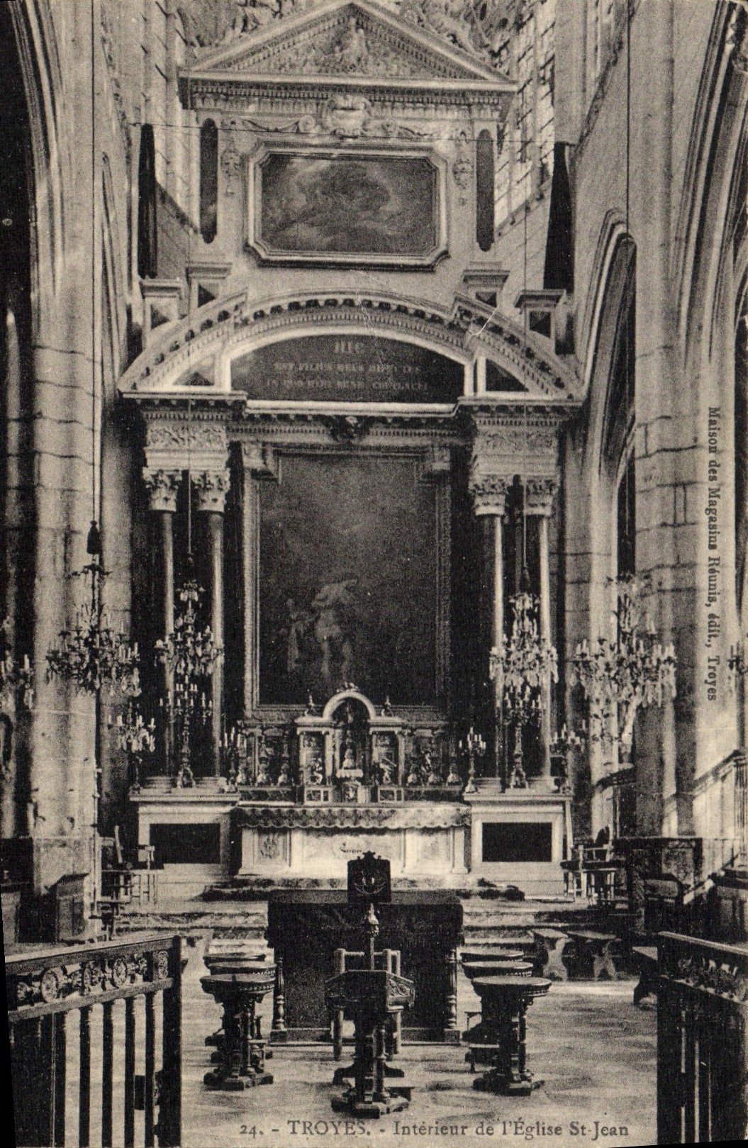 VINTAGE POSTCARD Interior Troyes De I' Eglise St Jean