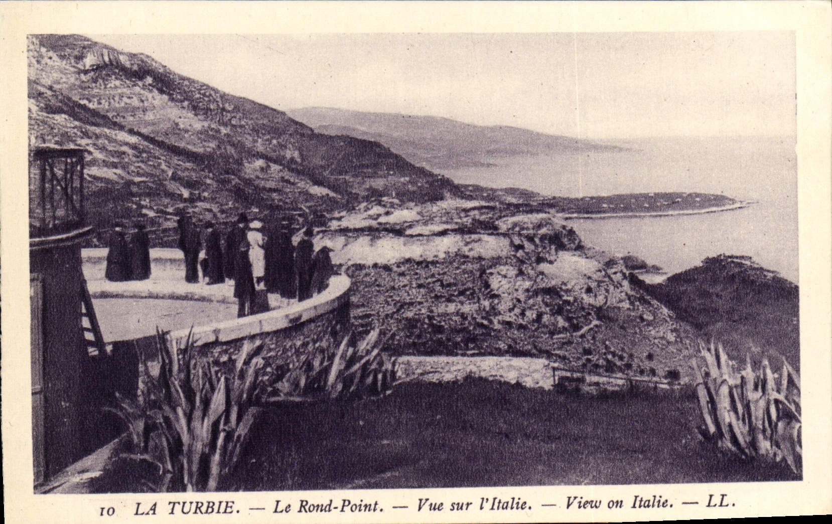 CPA La Turbie Le Rond Point Vue Sur l'Italie
