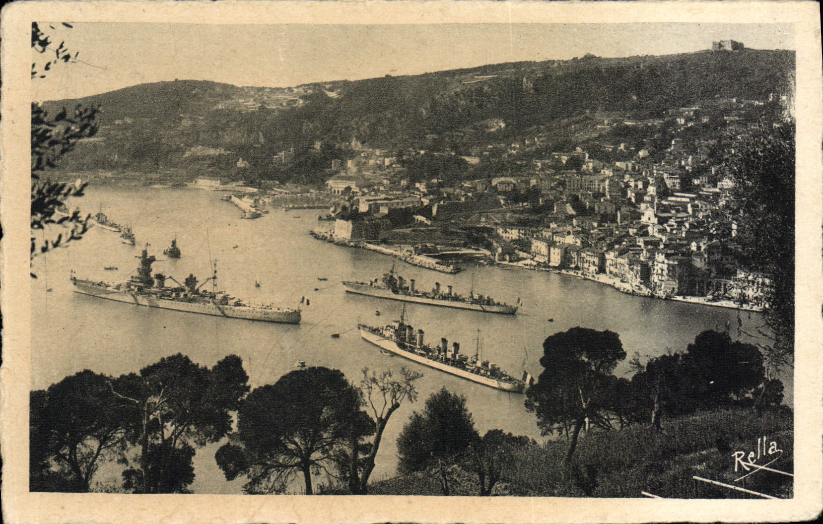 CPA Villefranche Sur Mer Vue D'Ensemble Bateaux