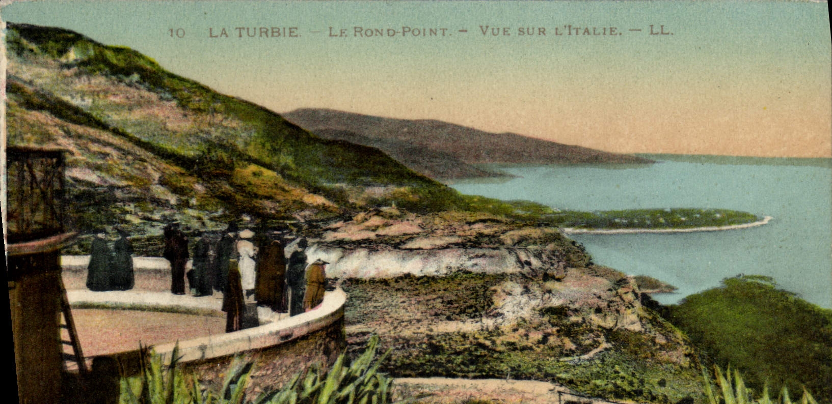 CPA La Turbie Le Rond Point Vue Sur L'Italie