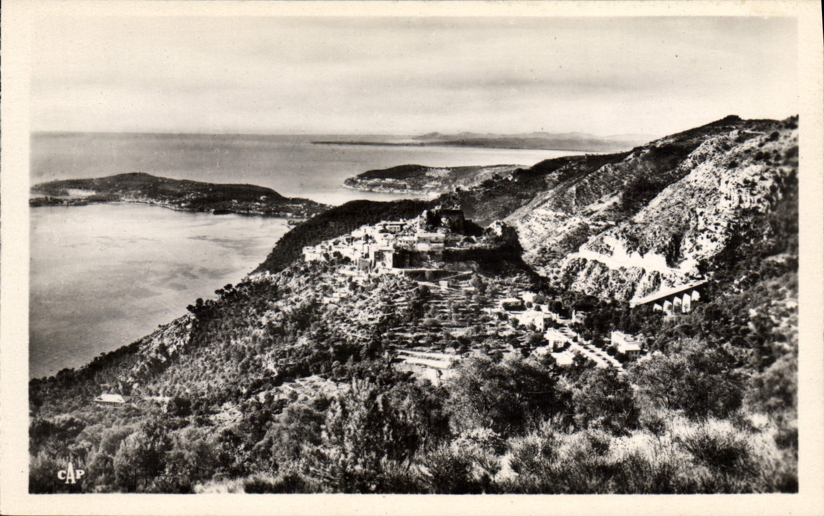 CPA Eze Vue Generale Et La Moyenne Corniche