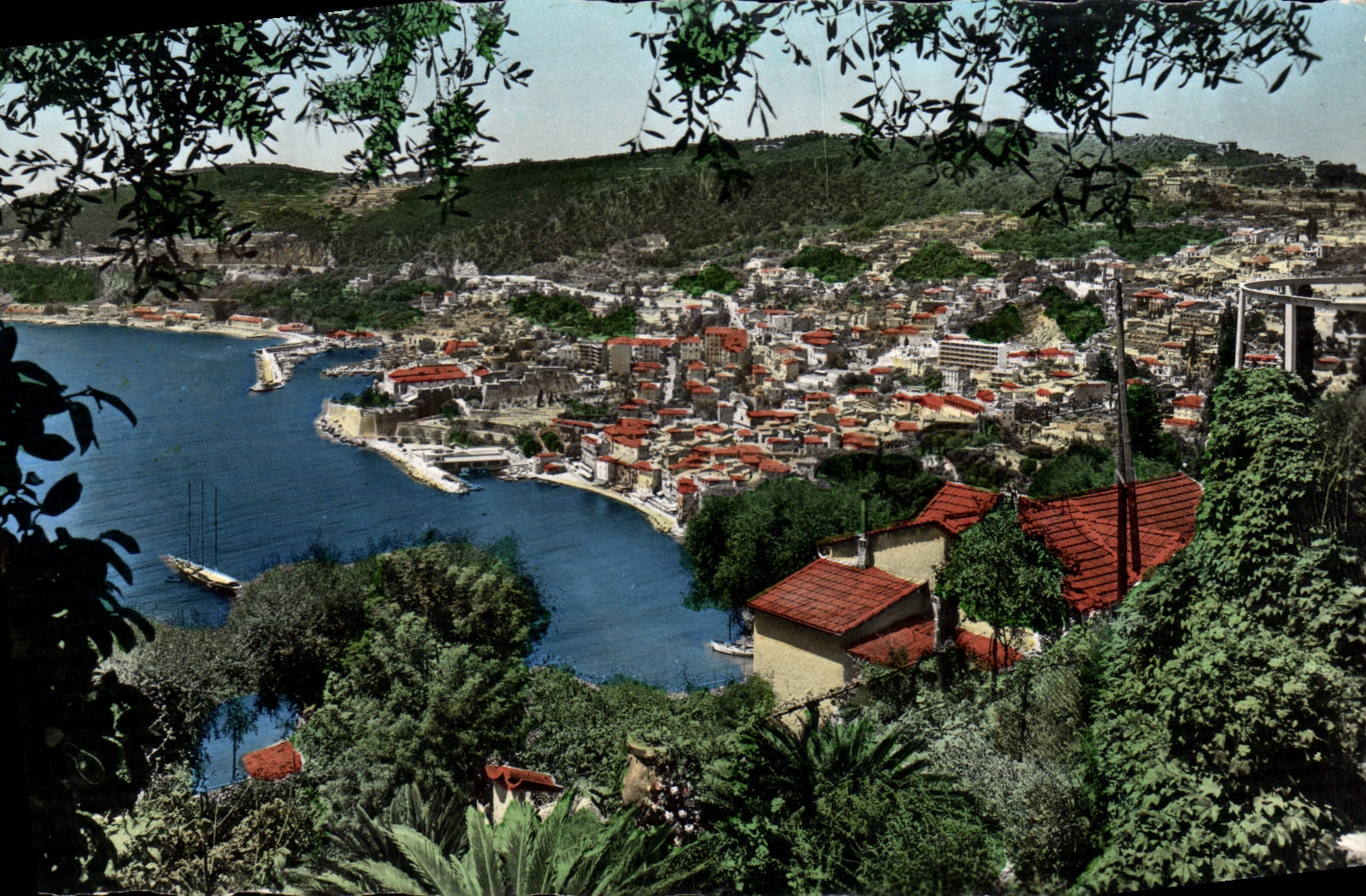 CPM Villefranche Sur Mer Vue Generale Et La Rade