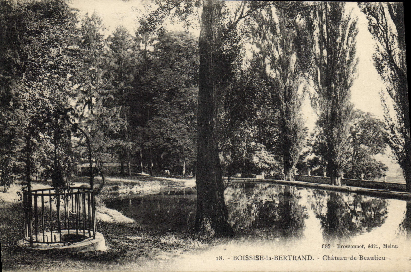 VINTAGE POSTCARD Boissise the Bertrand Castle De Beaulieu