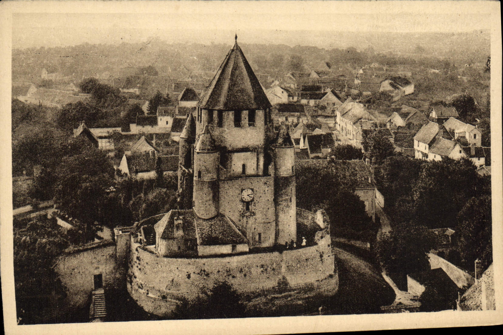 VINTAGE POSTCARD Layered branches the Tower De Cesar Seen As the crow flies