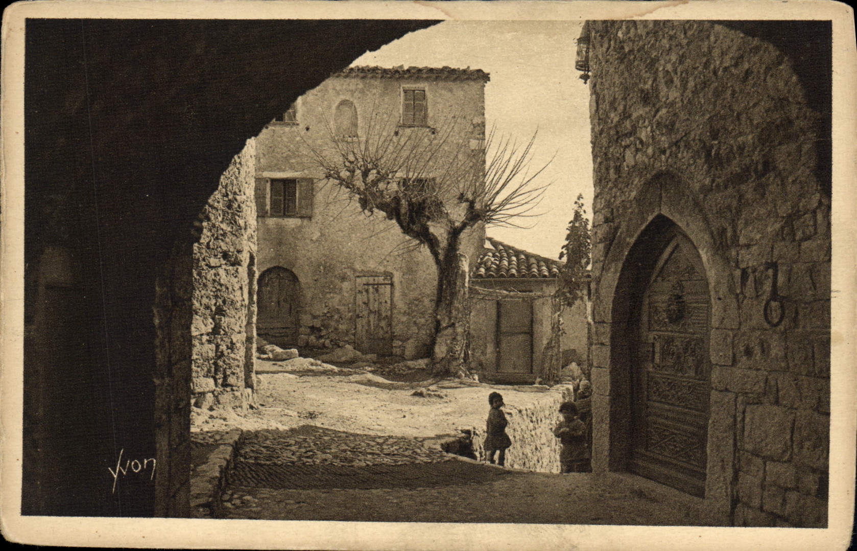 POSTAL Eze de la VENDIMIA una esquina de la aldea vieja