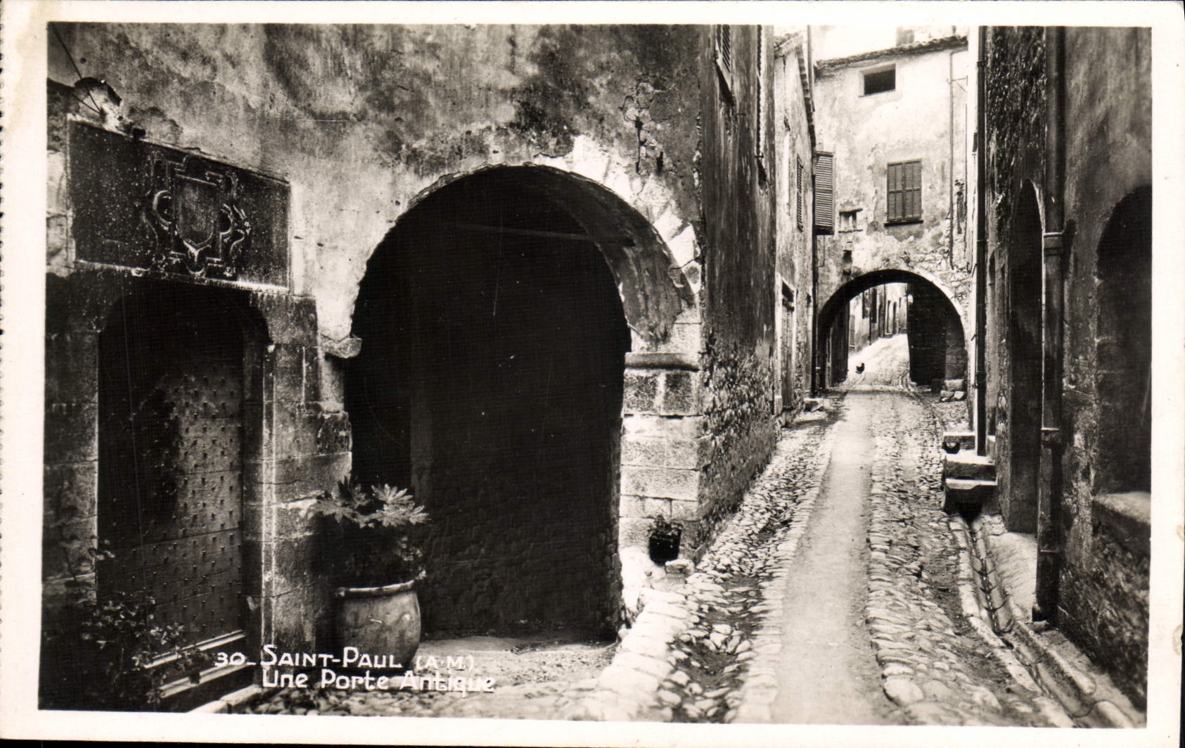 CPA St Paul Une Porte antique
