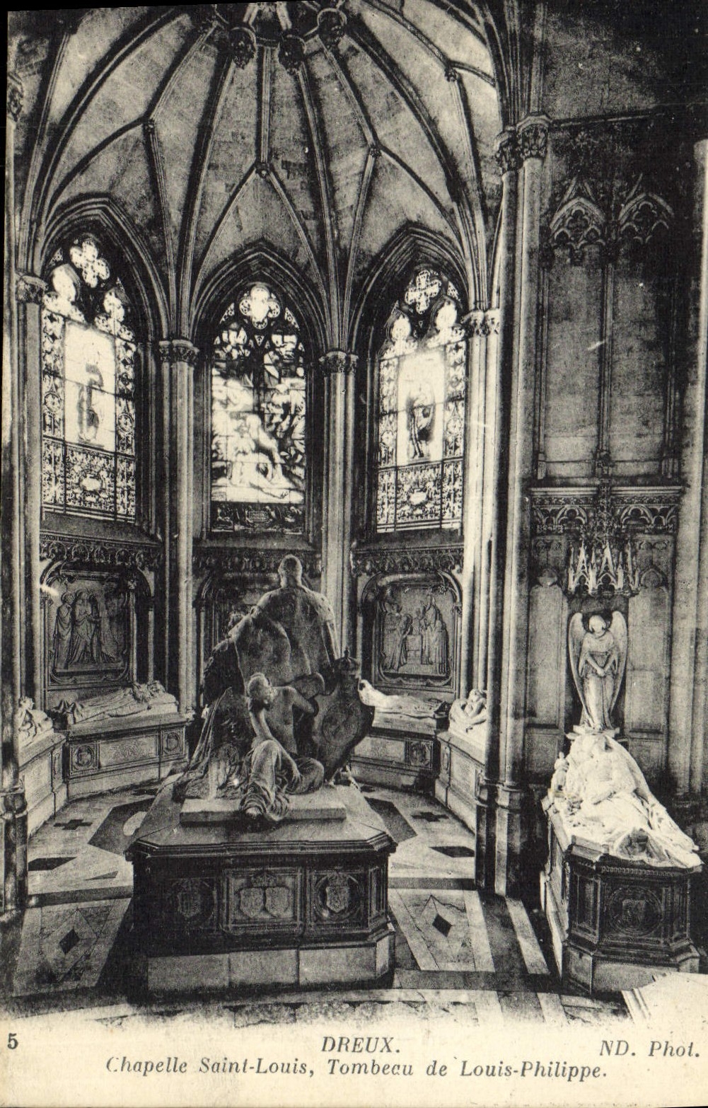CPA Dreux Chapelle Saint Louis Tombeau de Louis Philippe