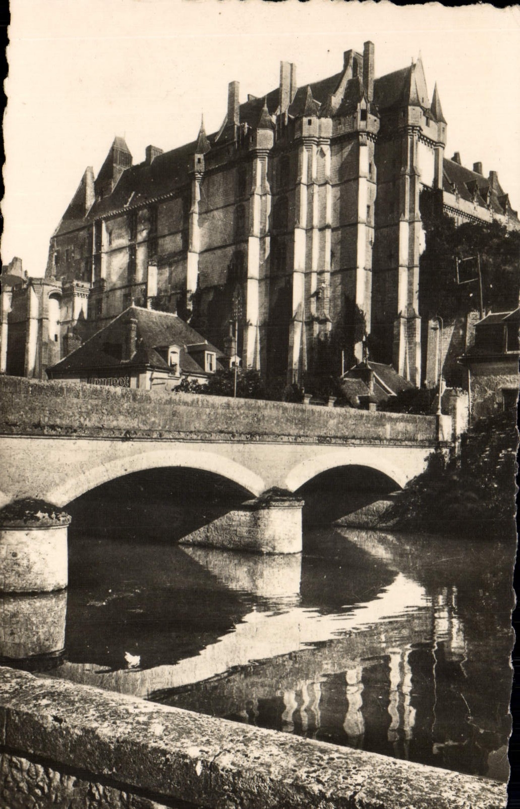 POSTAL MODERNA Chateaudun el ataque frontal norteño del castillo y del Dormouse