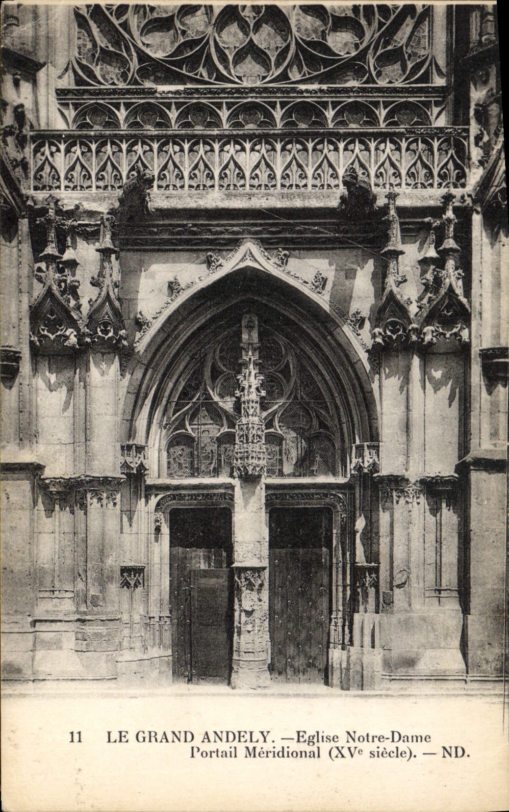VINTAGE POSTCARD Large Andely Church Notre Dame southernmost Gate