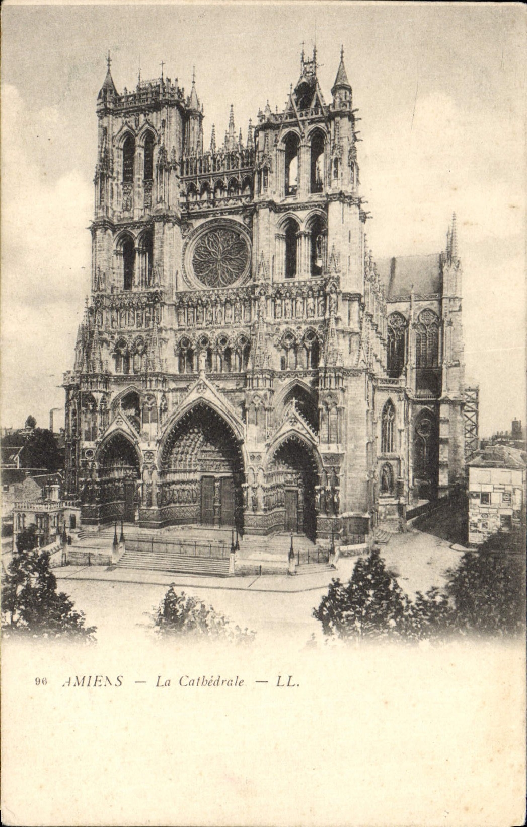 CPA Amiens La Cathedrale