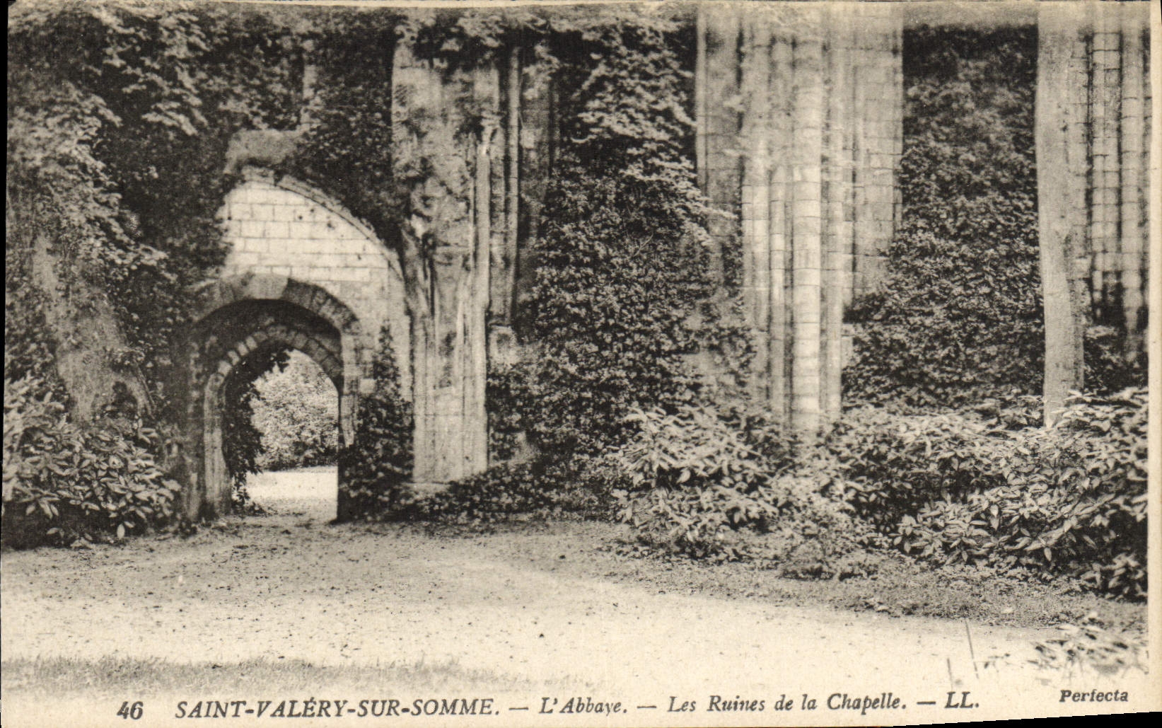 VINTAGE POSTCARD Holy Valery On Somme the Abbey ruins of the vault